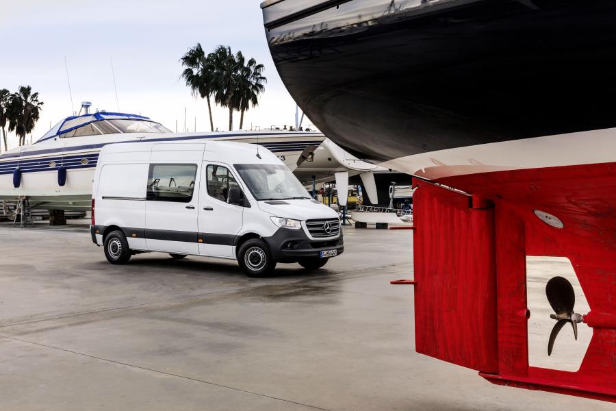  Mercedes-Benz Sprinter Panel Van 2018 года  (WW) (фото 1 из 23)